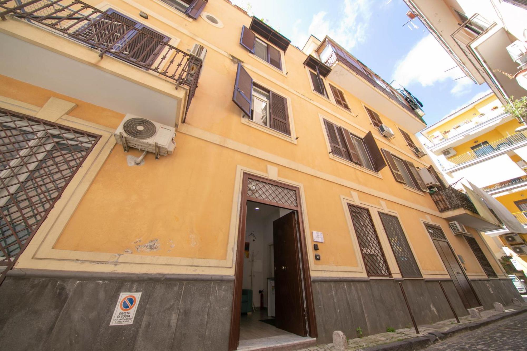 Casa Vacanze Alma B&B Grazioso Appartamento Sul Lungomare Di Pozzuoli A 300Mt Dal Centro E Dal Rione Terra By Movery Extérieur photo